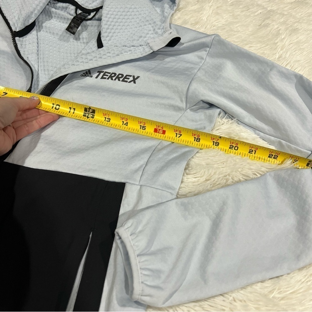 Adidas Terrex Tech Flooce Light Hooded Hiking Jacket Mens Small - Picture 8 of 14